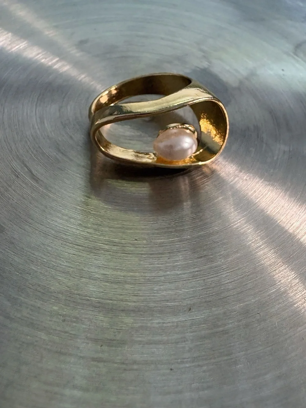 Gold Pearl Oval Open Ring